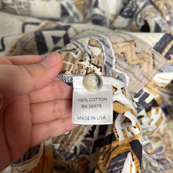 Go Barefoot Hawaiian Shirt Brown turtles Floral Button Up Reverse Print tribal - Picture 5 of 6